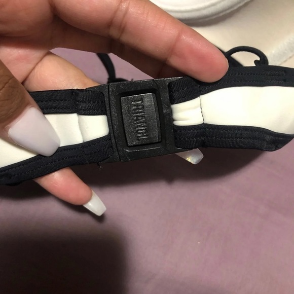 Women’s triangle bikini top - Picture 3 of 6